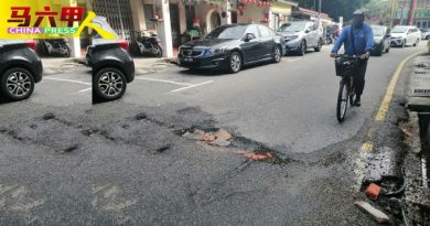 三宝井地下水管频破裂 道路挖挖补补凹凸不平