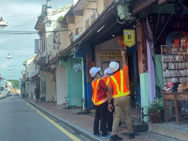 荷兰街也是国能公司进行勘查和提升供电设备工程的范围。