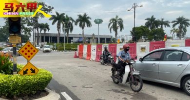 峇株安南十字路口 封路施工加剧堵车