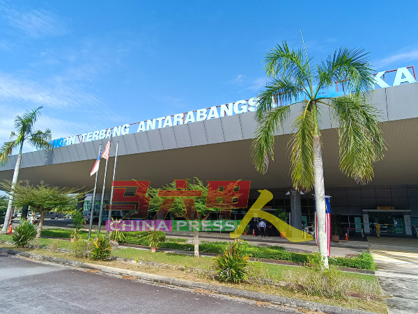 峇迪航空12日起在马六甲峇株安南国际机场，恢复槟城往返马六甲，以及马六甲往返北根巴鲁航线。
