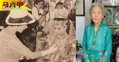 模拟传统婚礼见英女王      甲老娘惹：女王很友善