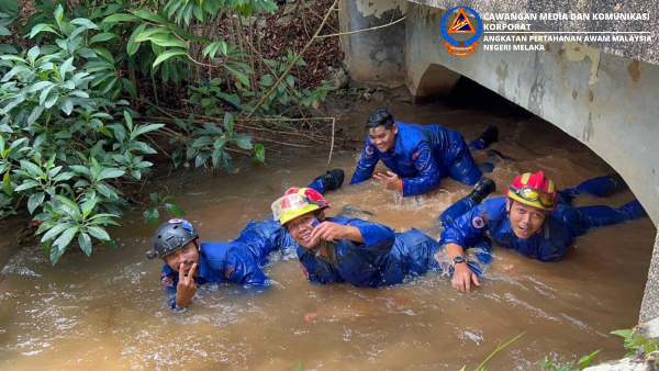 民防人员为水灾和其他灾难发生进行训练。（图民防局面子书）