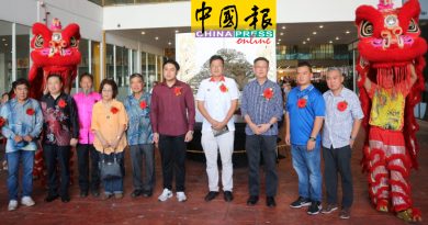 张汉源：各族交流兴趣 盆栽可成团结桥梁