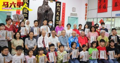 沈墨义：学员加入挥春阵容 学书法 也做慈善