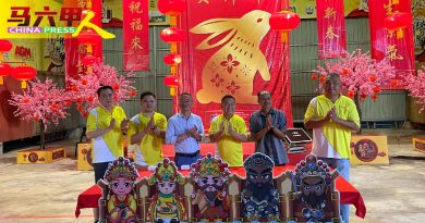 宫庙组织自发性布置年景   邱培栋：爱国表现