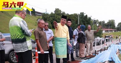 会常在工地见到 他 首长将带队突击检查
