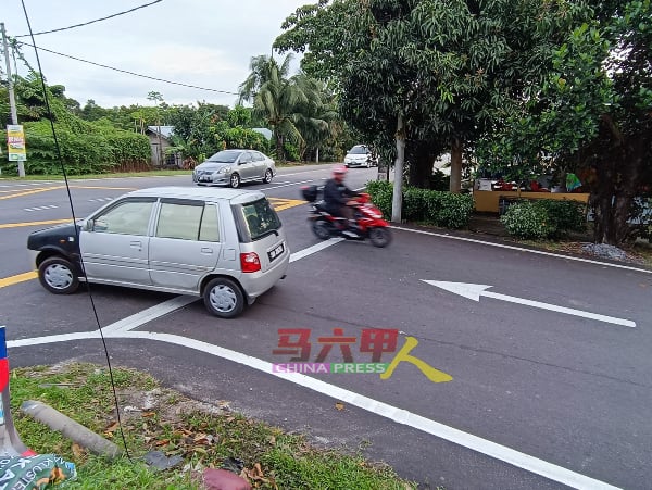 路段已修改为单行道，依然有公路使用者“无视”，违规行驶。