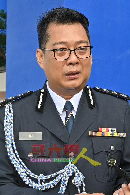 甲中央警区主任克力斯多柏峇迪。