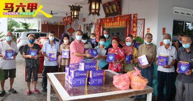 刘志俍促请州政府 州会速呈反跳槽法
