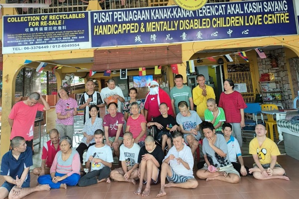 峇章残障儿童爱心中心目前有30名收容者。