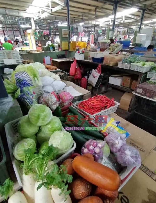 ■马六甲目前蔬菜零售价，比起两周至一个月前，下跌了一半。