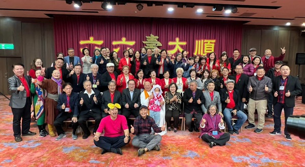 ■台湾行也包括出席会长古儒蓝日川的六六大顺寿宴。