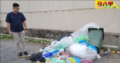 南方环保没依时间表处理  工业区日常垃圾一堆堆