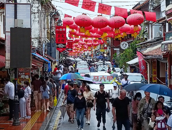 马六甲是许多国内外游客喜欢的旅游目的地，甲州政府放眼2024马六甲旅游年迎来1870万名游客。（档案照）