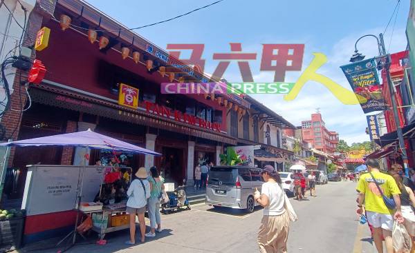 本地土产老字号陈金福在鸡场街文化坊开店。