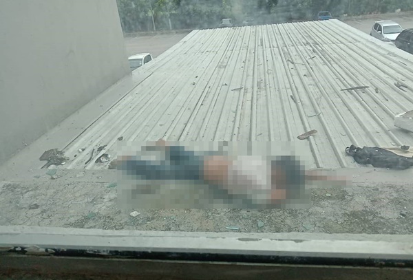 华裔男子坠落在泊车场屋顶处。