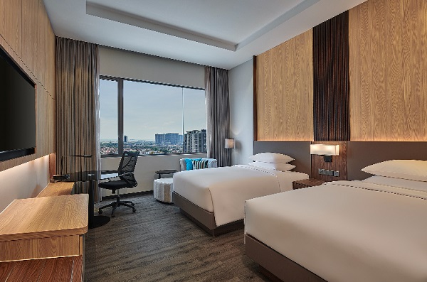 马六甲万怡酒店拥有287间设备齐全的客房和套房。