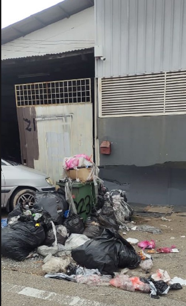国家固体废料管理机构同意，每周一次清理市政厅及汉都亚再也市议会辖区内工业区日常垃圾。