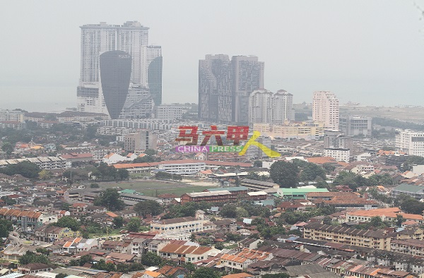 马六甲市区空气污染指数不断上升，一旦情况持续，随时将晋入不健康水平。