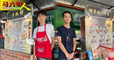 开食摊赚生活费  2大学生  边读书边创业