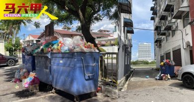 清洁工人按时收集 组屋垃圾 还是满溢