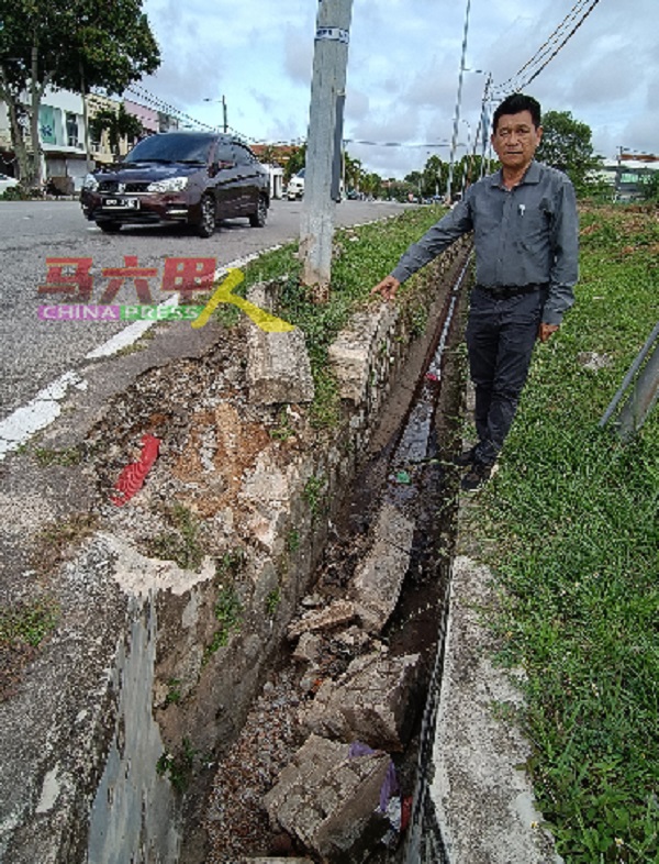 林千宏指大路旁的沟墙崩塌，也影响道路的泥沙流失。