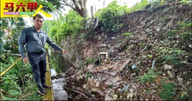 防崩墙崩塌水流住家 市政厅下周维修
