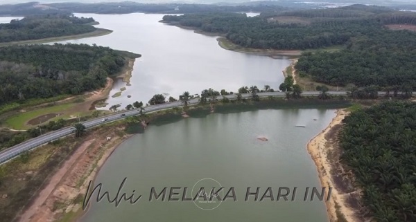 哈密迈丁指出，马六甲现有的水坝储水量估计可维持至11月。（截图自《今日马六甲》）