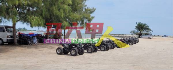 沙滩车出租服务，是吉里望沙滩其中一项户外活动。