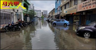 涨潮及突如其来大雨量  逾80户商民受灾