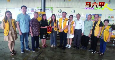 甲狮子会获赞助  4长凳移交育华小学