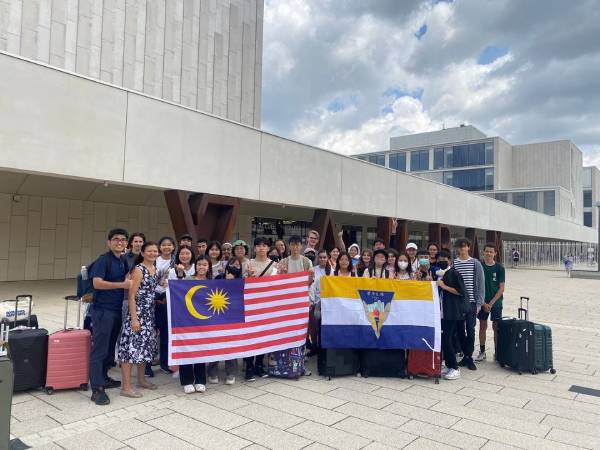 培风中学学生6月中旬，到访卢森堡Vauban国际学校。