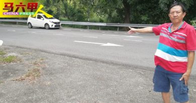 ◤今日马六甲头条◢爱极乐旧路  大弯   很危险 司机不熟路状易失控