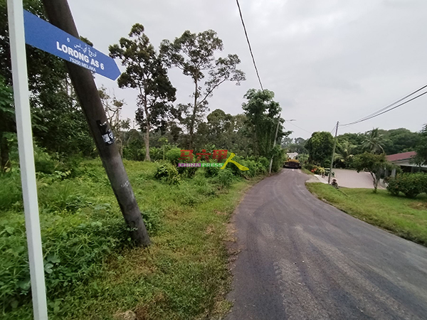 ■阿依沙叻新村数路段在重铺时，将局部封路。