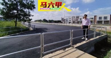 现有地点塞车惹投诉 野新精明镇夜市   12月搬迁