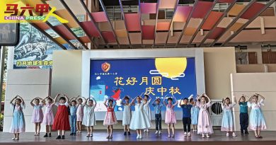 培二小学庆中秋 林朝雁勉尊师重道