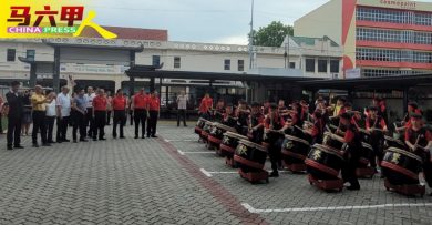 3健身气功团访育民小学 近千师生练五禽戏