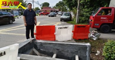 转弯处狭小常发生意外 路堤建好 隔天撞毁