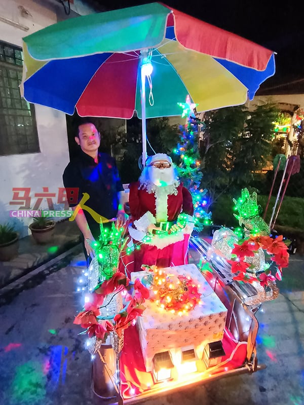 ■三轮车布置成浓郁的圣诞节气氛，非常吸睛。
