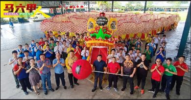 588尺  “马中友谊祥龙”  27日百余人舞动游街