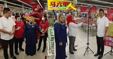 内贸部今年派10执法队 监督甲州市场物品价格