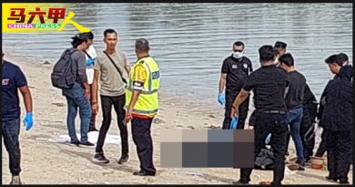 马六甲海滩  发现女尸