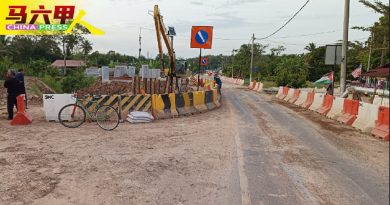 修桥路段土崩 断交通 进出新邦木阁   绕远路