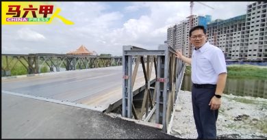 浮罗加东临时桥 路弯桥窄  需装路灯