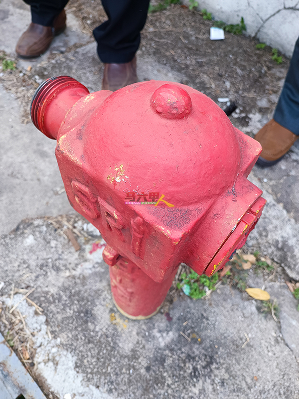 ■武吉南眉工业区一些消防栓出现损坏，为了确保运作自如，林万锋要求各地方政府为消防局拨款。