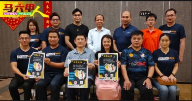 第一届“羽您友约”羽球友谊赛 420 甲育中礼堂举行
