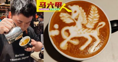 咖啡师手中变出飞禽走兽   拉花 递增好心情