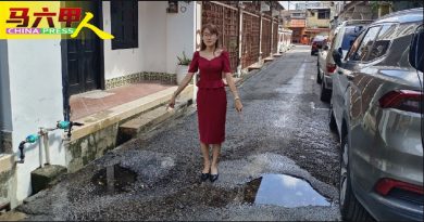 水管破裂1个月   浪费水 路面积水威胁道路使用者