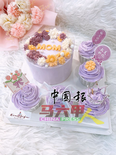 浅紫色系的母亲节蛋糕，尽显浪漫气氛。