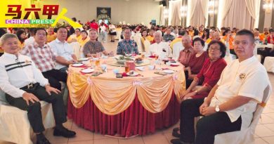 王志忠非议一小撮政客 挑种族课题捞政治资本